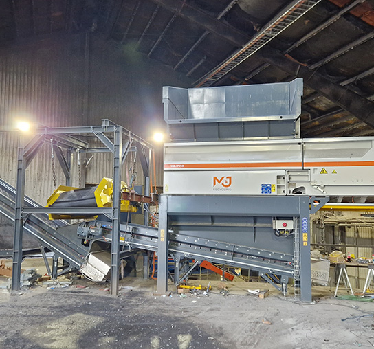 We chose the M&J P250e shredder simply because it is electric and can half our energy consumption - Terra case for M&J